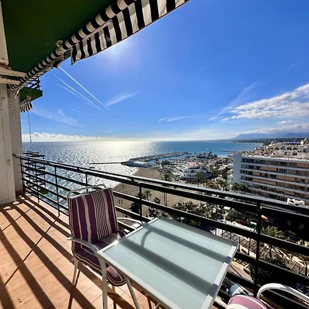 A Centre Au Bord De La Mere Netflix & Parking Marbella